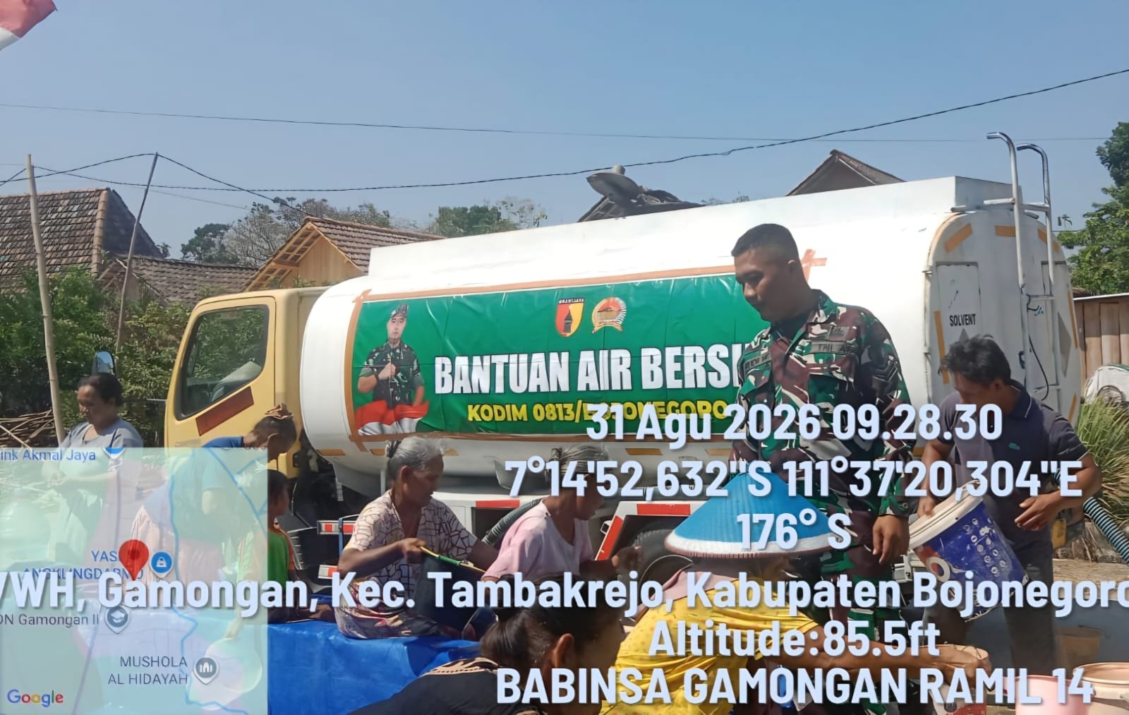 TNI Hadir di Tengah Kekeringan, Kodim Bojonegoro Salurkan Ribuan Liter Air Bersih untuk Warga