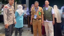 Brigadir Ibnu Dermawan Amankan Penyaluran Bantuan Beras Kemensos RI untuk Warga Bunder Brigadir Ibnu Dermawan Amankan Penyaluran Bantuan Beras Kemensos RI untuk Warga Bunder