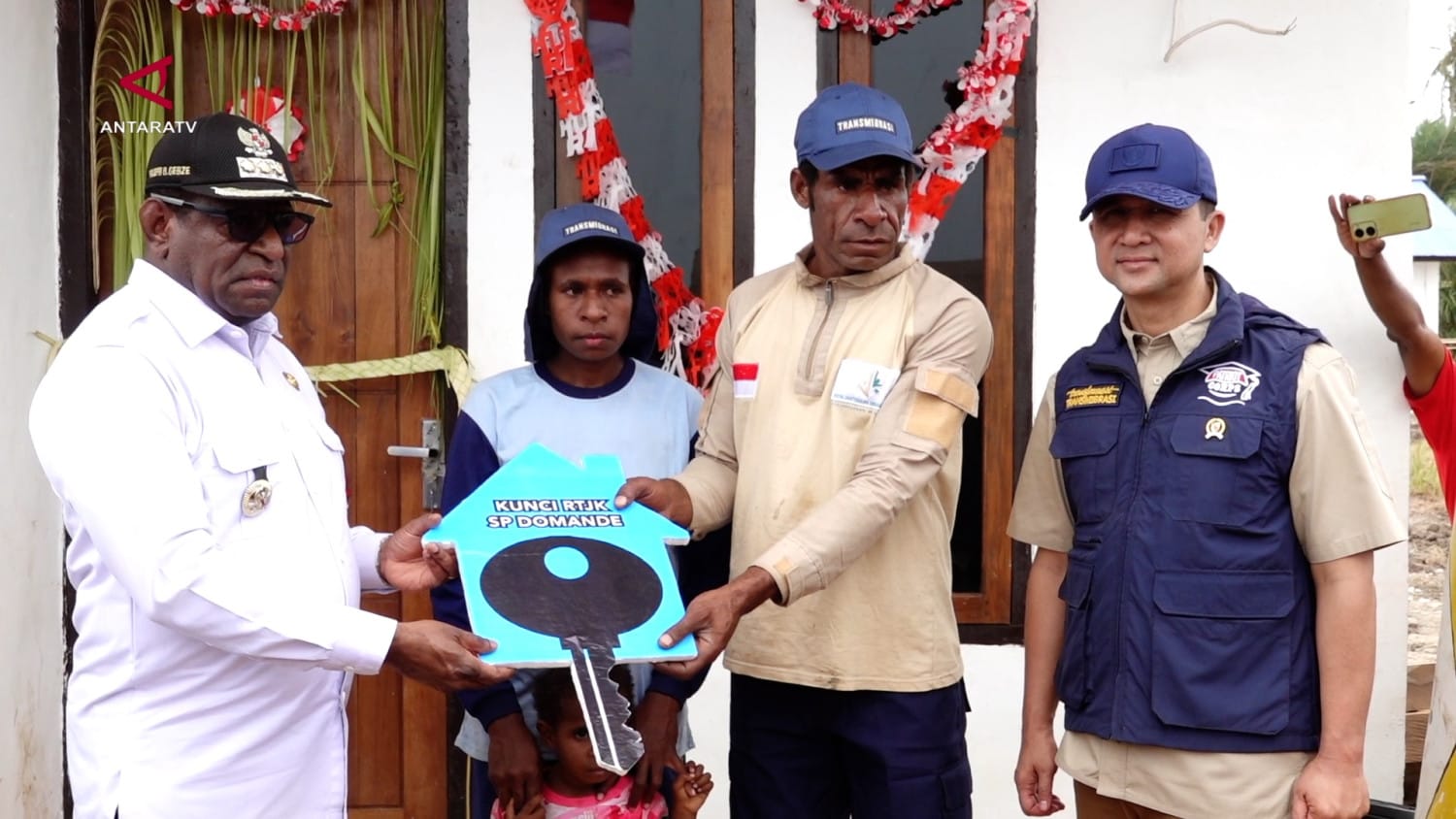 Peresmian 100 Rumah Layak Huni di Kawasan Transmigrasi Domande