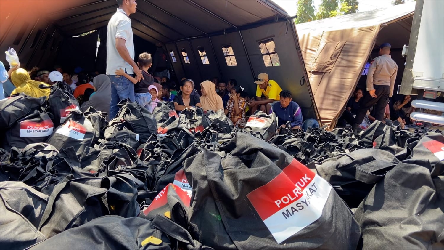 Bantuan Kemanusiaan dari Polri untuk Korban Gempa di NTT