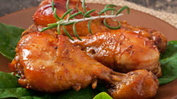 Menyajikan Ayam Kecap Nyemek yang Lezat