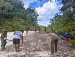 Rehab Jembatan Capai 75 Persen, Satgas TMMD Ke-129 Kodim 1807/Sorong Selatan Perkuat Akses dan Mobilitas Warga