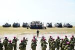 Wakil Panglima TNI dan Sejumlah Pejabat Negara Terima Warga Kehormatan dan Brevet Korps Marinir