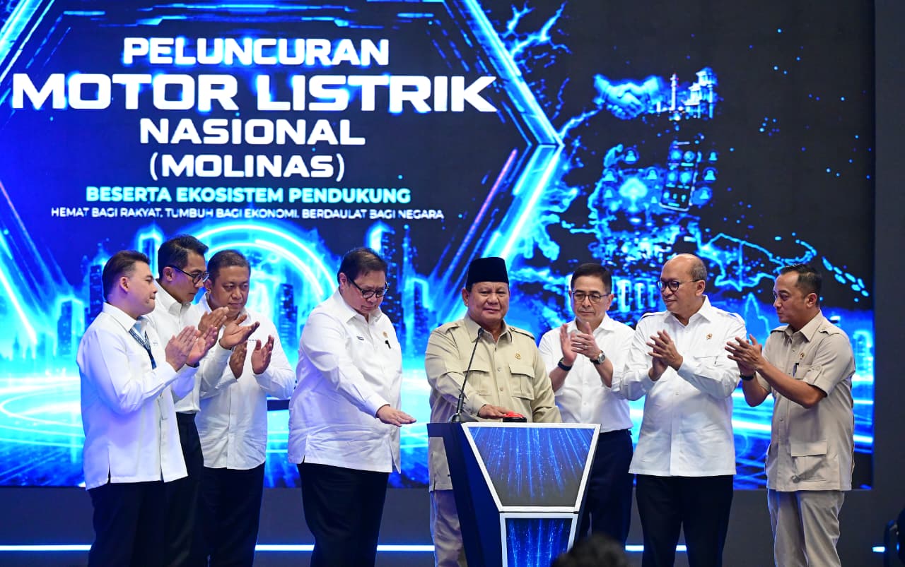 Panglima TNI Hadiri Peluncurkan Motor Listrik Nasional oleh Presiden RI Panglima TNI Hadiri Peluncurkan Motor Listrik Nasional oleh Presiden RI
