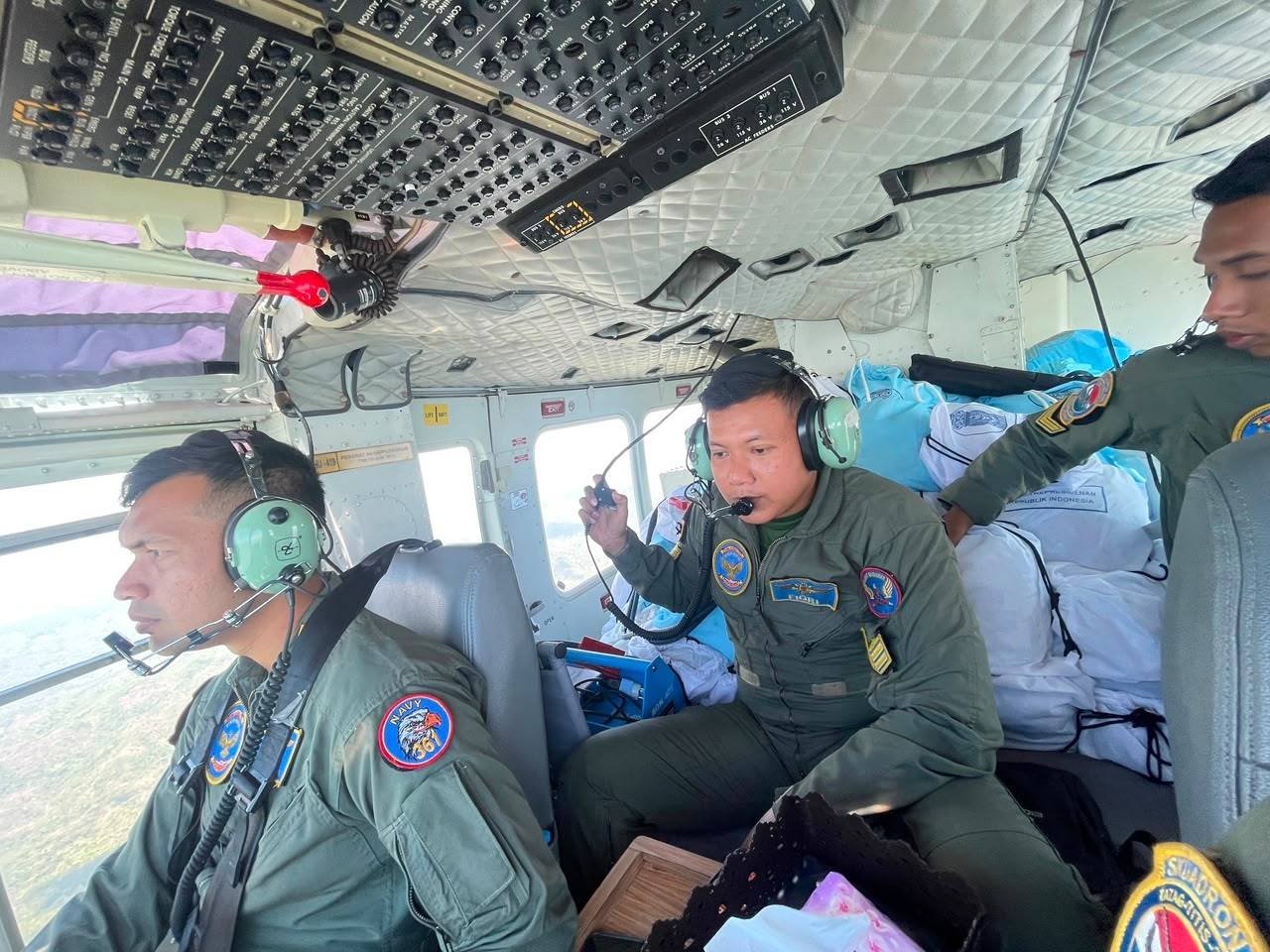 Optimalkan Bantuan Untuk Korban Gempa NTT, TNI Kerahkan 1.265 Personel dan Salurkan 188 Ton Bantuan Optimalkan Bantuan Untuk Korban Gempa NTT, TNI Kerahkan 1.265 Personel dan Salurkan 188 Ton Bantuan