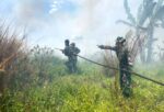 Cegah Kebakaran Meluas, Tanpa Kenal Lelah Satgas Karhutla Lanud Sjamsudin Noor Pantang Menyerah Kendalikan dan Sekat Titik Api