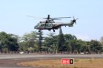 Pantau Dari Langit, Lanud Sjamsudin Noor Dukung Patroli Udara Helikopter Caracal TNI AU Dalam Penanganan Karhutla di Kasel