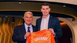 Dominik Livakovic Resmi Bergabung dengan Barcelona