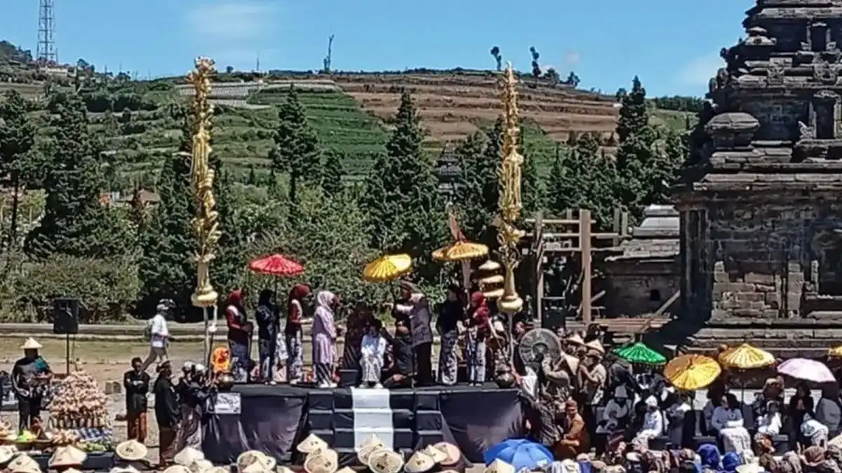 Pesona Ruwatan Anak Gimbal dalam Dieng Culture Festival 2026