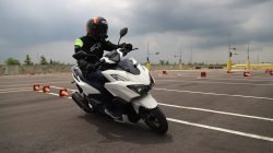 Motor dengan Port Pengisian USB Type-C untuk Smartphone