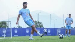 Persaingan Ketat di Lini Belakang Persib Bandung