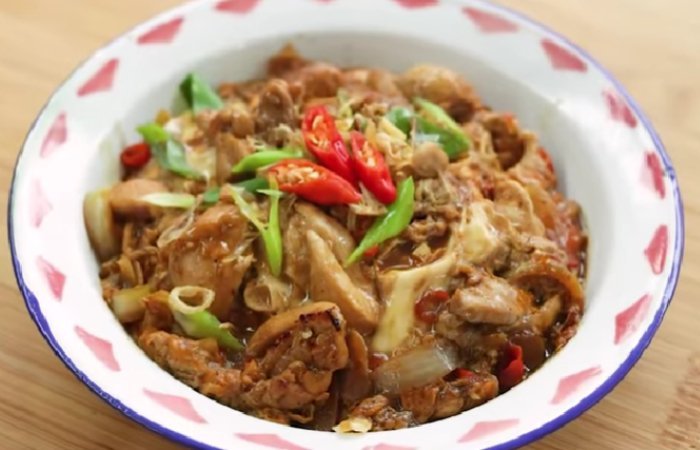 Resep Oyakodon Versi Lokal yang Sedap dan Praktis