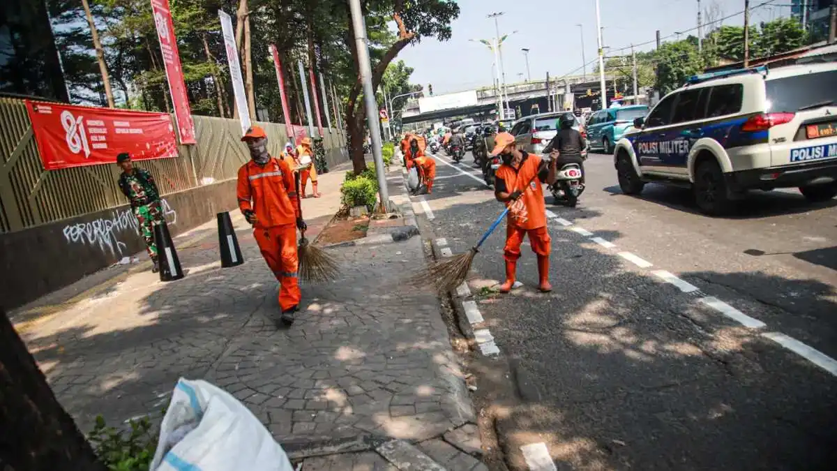 Aksi Donasi Warga untuk Kegiatan Medis dan Makanan di Jakarta