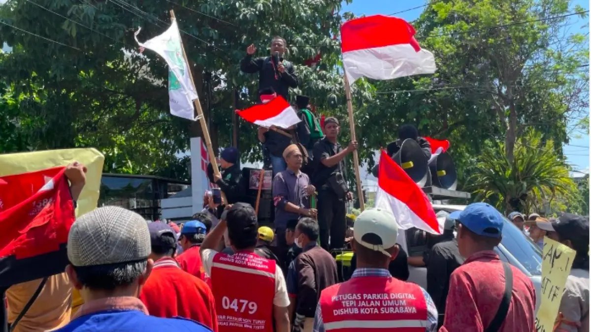 Tuntutan Jukir di Balai Kota Surabaya