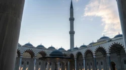 Jadwal Shalat Kuningan: 28 Agustus 2026