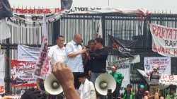 Aksi Andre Rosiade di Depan DPR: Sorakan Massa dan Harapan RUU