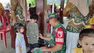 Cegah Stunting Sejak Dini, Babinsa Koramil 0808/03 Kanigoro Turun Tangan Dampingi Kegiatan Posyandu Di Desa Bangle