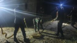 Garda Terdepan Halau Kobaran Api, Tim Gabungan Siaga Amankan Pemukiman Warga Dari Kebakaran Gunung Pegat Garda Terdepan Halau Kobaran Api, Tim Gabungan Siaga Amankan Pemukiman Warga Dari Kebakaran Gunung Pegat