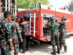Perkuat Kesiapsiagaan Dalam Menangani Karhutla, Personel Lanud Sjamsudin Noor Asah Kemampuan Operasikan Kendaraan Pemadam Kebakaran