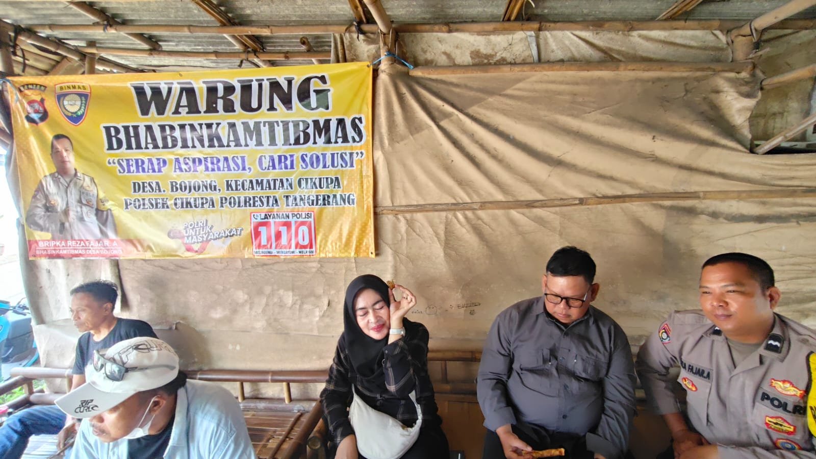 Warbin, Bhabinkamtibmas Desa Bojong Dekatkan Diri dengan Warga Warbin, Bhabinkamtibmas Desa Bojong Dekatkan Diri dengan Warga