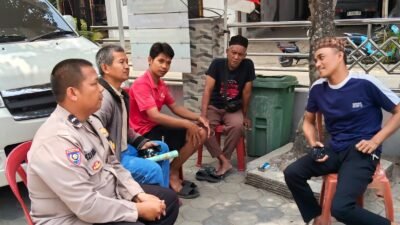 Aipda Reza Fajar A Sambangi Warga Bojong, Dengarkan Aspirasi dan Perkuat Silaturahmi Aipda Reza Fajar A Sambangi Warga Bojong, Dengarkan Aspirasi dan Perkuat Silaturahmi