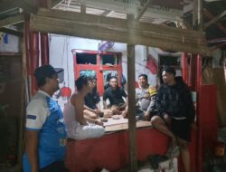 Ronda Siskamling di Kp. Bitung, Bhabinkamtibmas Polsek Cikupa Ajak Warga Jaga Keamanan Lingkungan