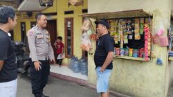 Sambangi Warung Warga, Bhabinkamtibmas Sukanagara Perkuat Silaturahmi dan Kamtibmas