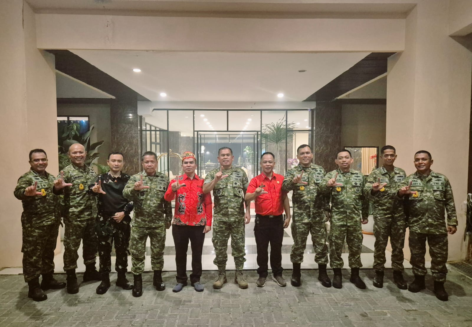 Dansesko TNI Tinjau Langsung Kajian Pasis Dikreg LVI: Strategi Penanganan Hadapi Karhutla di Landak