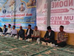 Hadiri Maulid Nabi di Meditrania 1, Bhabinkamtibmas Sukamulya Perkuat Silaturahmi dengan Warga