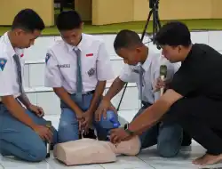 Sambut HUT TNI Ke-81, Kodim Bojonegoro bersama Polkes bekali Ratusan Pelajar Jurus Penyelamat ‘AMAN–CPR’