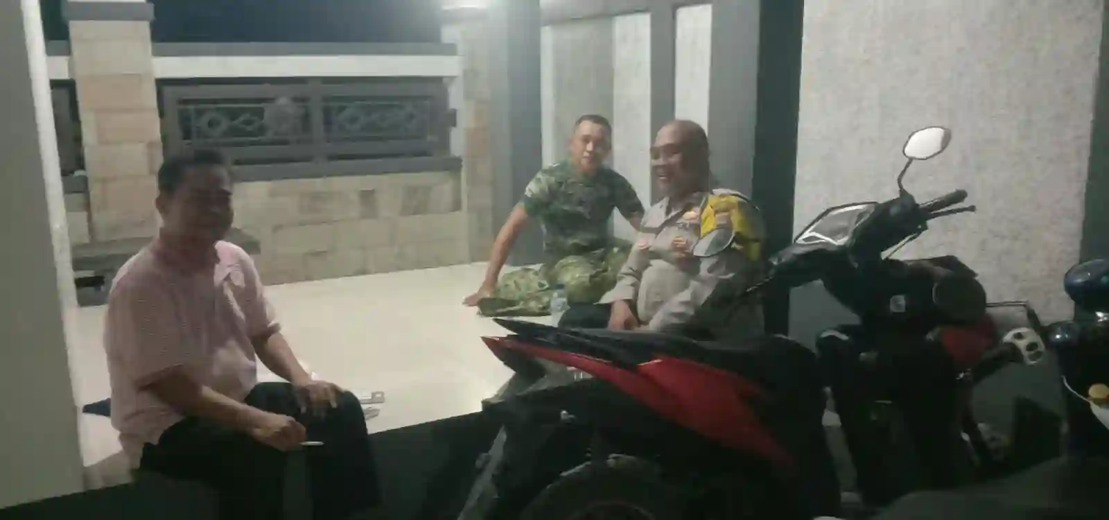 Ronda Bersama Warga, Aiptu Rukmono Perkuat Kamtibmas di Budimulya
