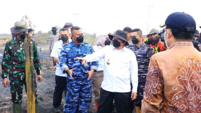 Gunakan Cairan Khusus, Metode Undercooling Dikerahkan; Gubernur, Danlanud, dan Forkopimda Kalsel Bersinergi di Titik Api Atasi Karhutla Gunakan Cairan Khusus, Metode Undercooling Dikerahkan; Gubernur, Danlanud, dan Forkopimda Kalsel Bersinergi di Titik Api Atasi Karhutla
