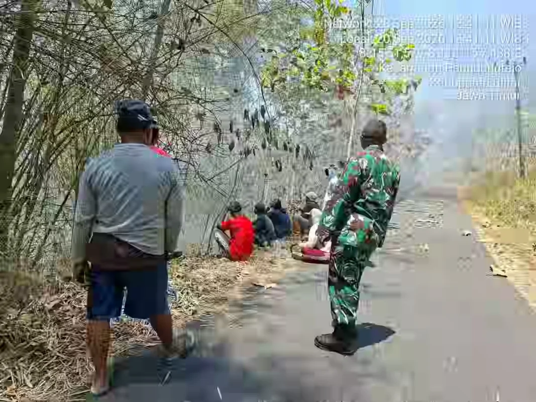 Aksi Cepat Babinsa dan Warga, Kebakaran Lahan Bambu Di Panggungrejo Berhasil Dipadamkan