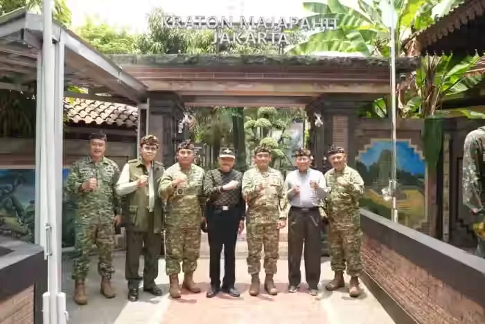 Kababinkum dan HAM TNI Bersama Waaspers Panglima TNI Anjangsana ke Sesepuh TNI