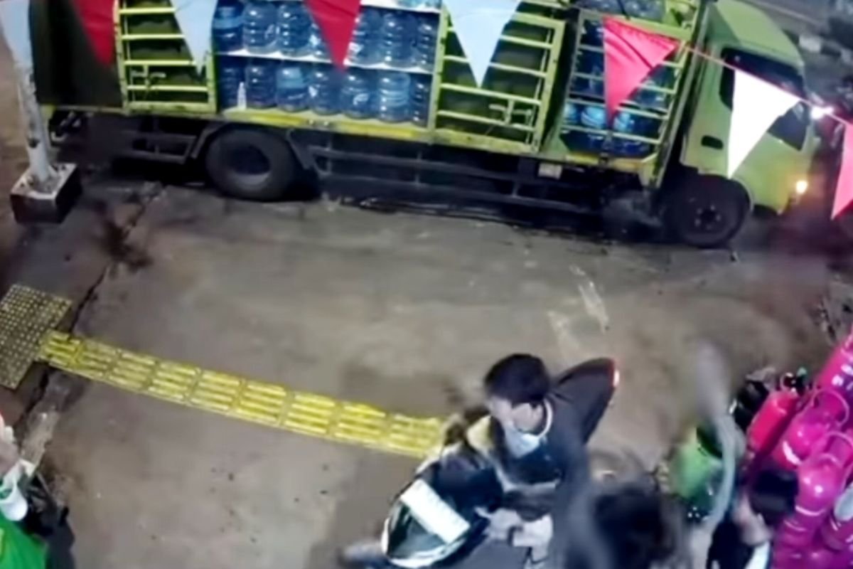 Penyelidikan Polisi Terhadap Kasus Begal Terekam CCTV di Tebet