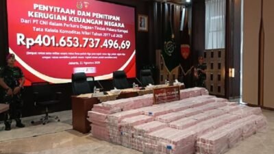 Pemameran Uang Sitaan Rp401 Miliar di Kasus Korupsi Nikel Pemameran Uang Sitaan Rp401 Miliar di Kasus Korupsi Nikel