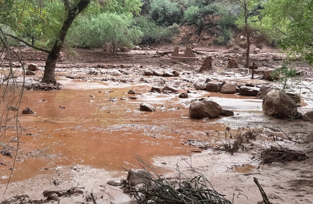 Banjir Bandang di Grand Canyon: Pencarian Terhadap 20 Orang yang Hilang Banjir Bandang di Grand Canyon: Pencarian Terhadap 20 Orang yang Hilang