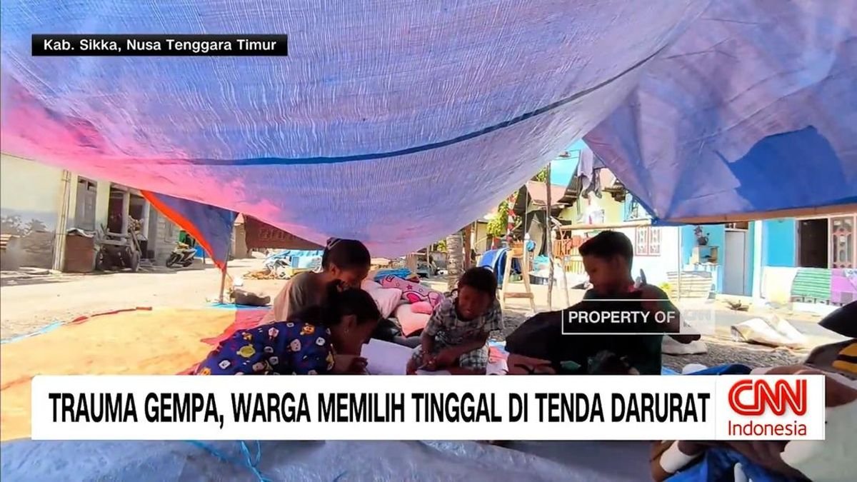 Trauma Pasca Gempa: Warga Sikka Tinggal di Tenda Darurat