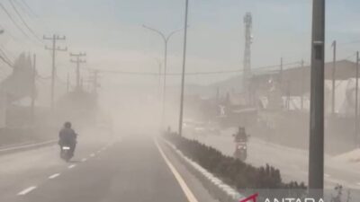 Impact of Sinabung Volcano Eruption on Berastagi City Impact of Sinabung Volcano Eruption on Berastagi City