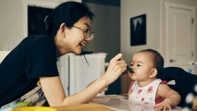 Rekomendasi Finger Food Pertama untuk Bayi yang Sehat dan Aman