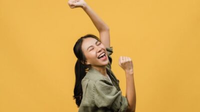 Membangun Kebahagiaan: 8 Langkah untuk Menerima Diri Sendiri