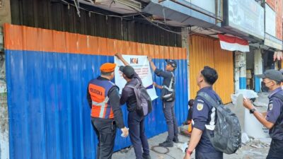 Penertiban Aset Ruko Ilegal oleh PT KAI Daop 8 Surabaya Penertiban Aset Ruko Ilegal oleh PT KAI Daop 8 Surabaya