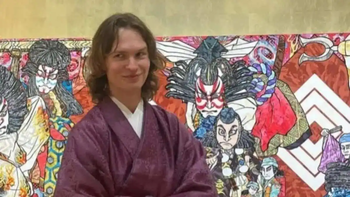 Kedatangan Ansel Elgort di Acara Seni Korea: Kontroversi Busana Yukata