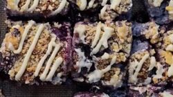 Membuat Blueberry Cheese Focaccia Tanpa Mixer yang Lezat