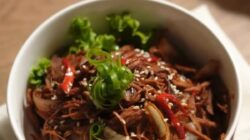 Membuat Ayam Suwir Teriyaki: Resep Praktis dan Lezat
