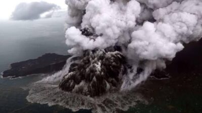 Aktivitas Erupsi Gunung Anak Krakatau