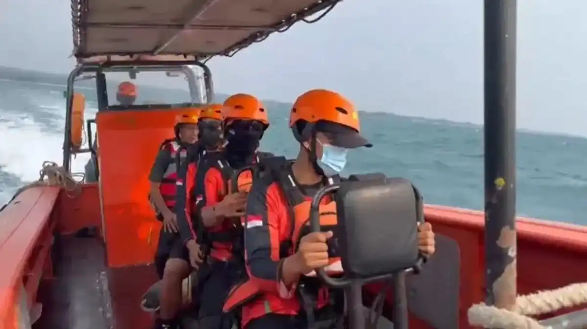 Penelusuran Lima Jurnalis Hilang Kontak di Selat Sunda