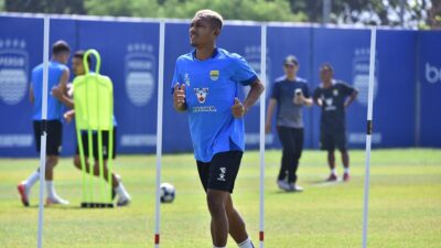 Ikhwan Tanamal: Memulai Perjalanan Bersama Persib untuk Raih Kemenangan di Kandang Persija