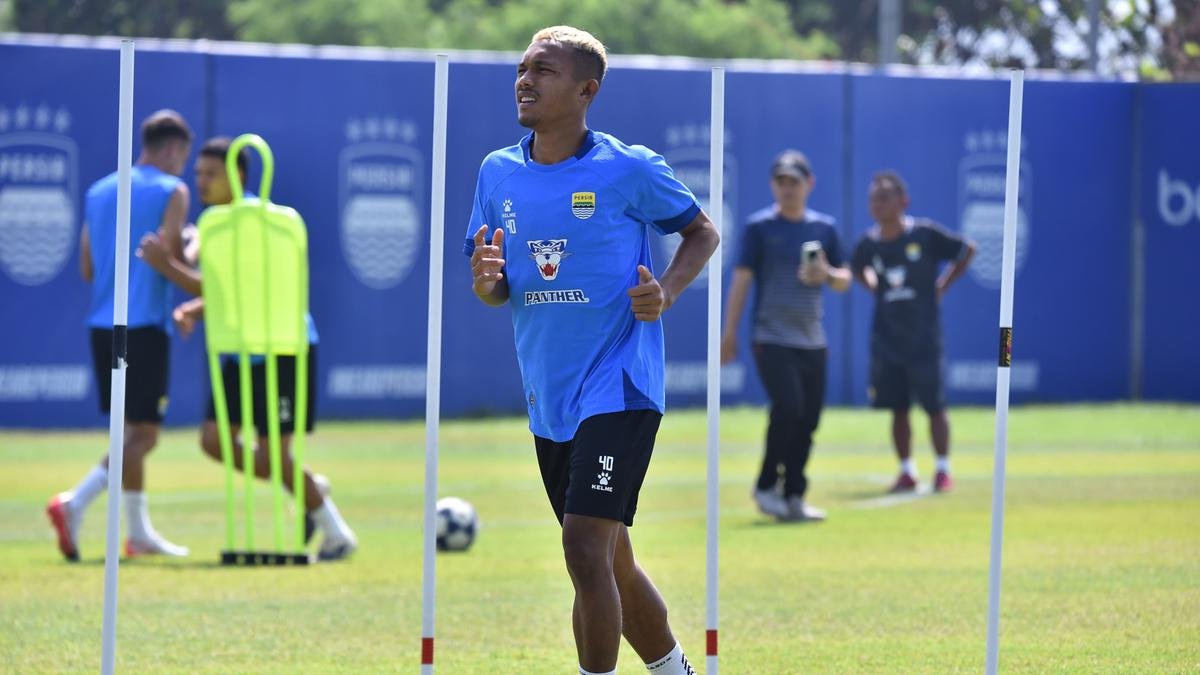 Ikhwan Tanamal: Memulai Perjalanan Bersama Persib untuk Raih Kemenangan di Kandang Persija