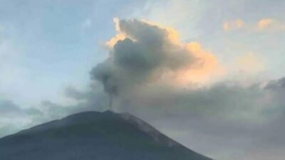 Dampak Abu Vulkanik Gunung Lewotolok terhadap Penerbangan NTT